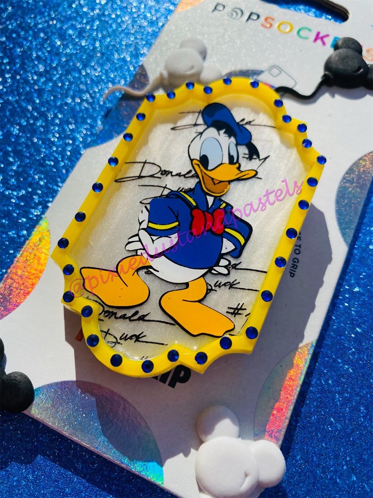 Fab 5 ‘Signature Series’ with Pluto! Framed Autograph Design Phone Grip-Socket - Mouse Pop! Minnie- Daisy - Silly Dog - Angry Duck!