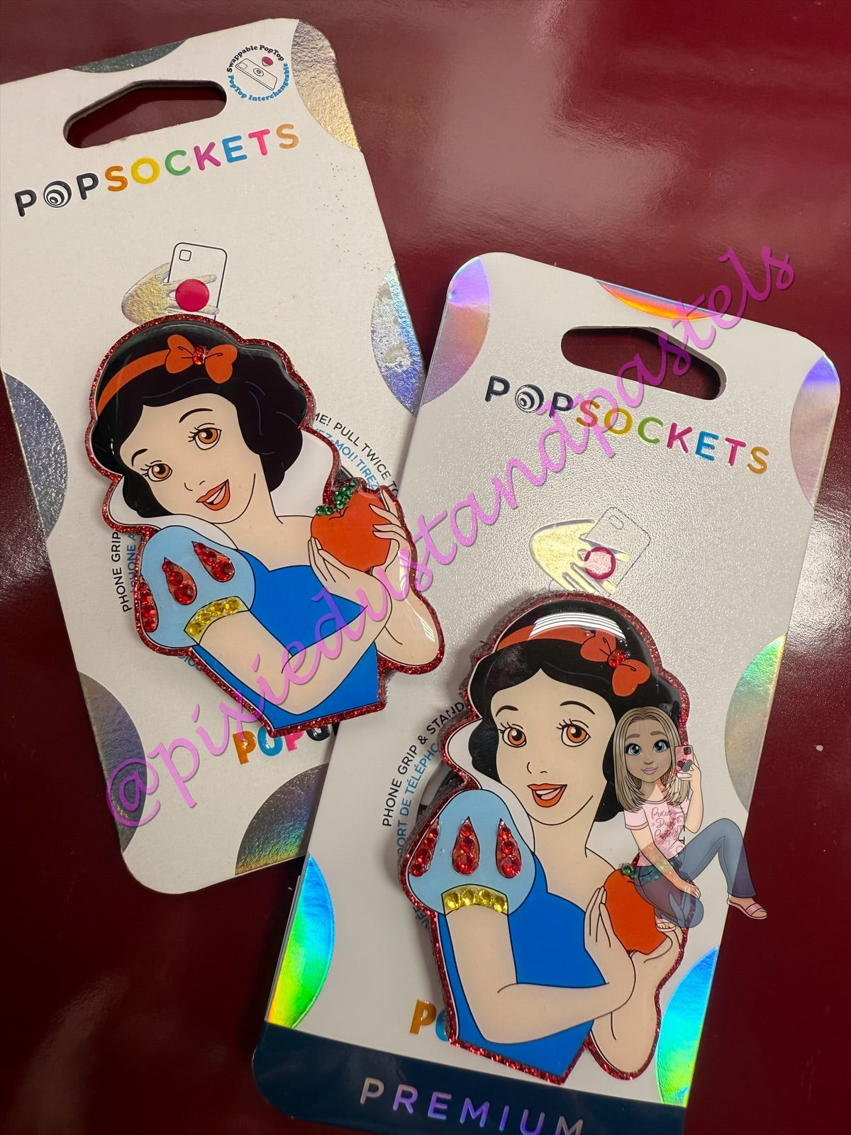 Classic Fairytale Charm meets Snow White!! ❤️💙 Snow White Phone Grip