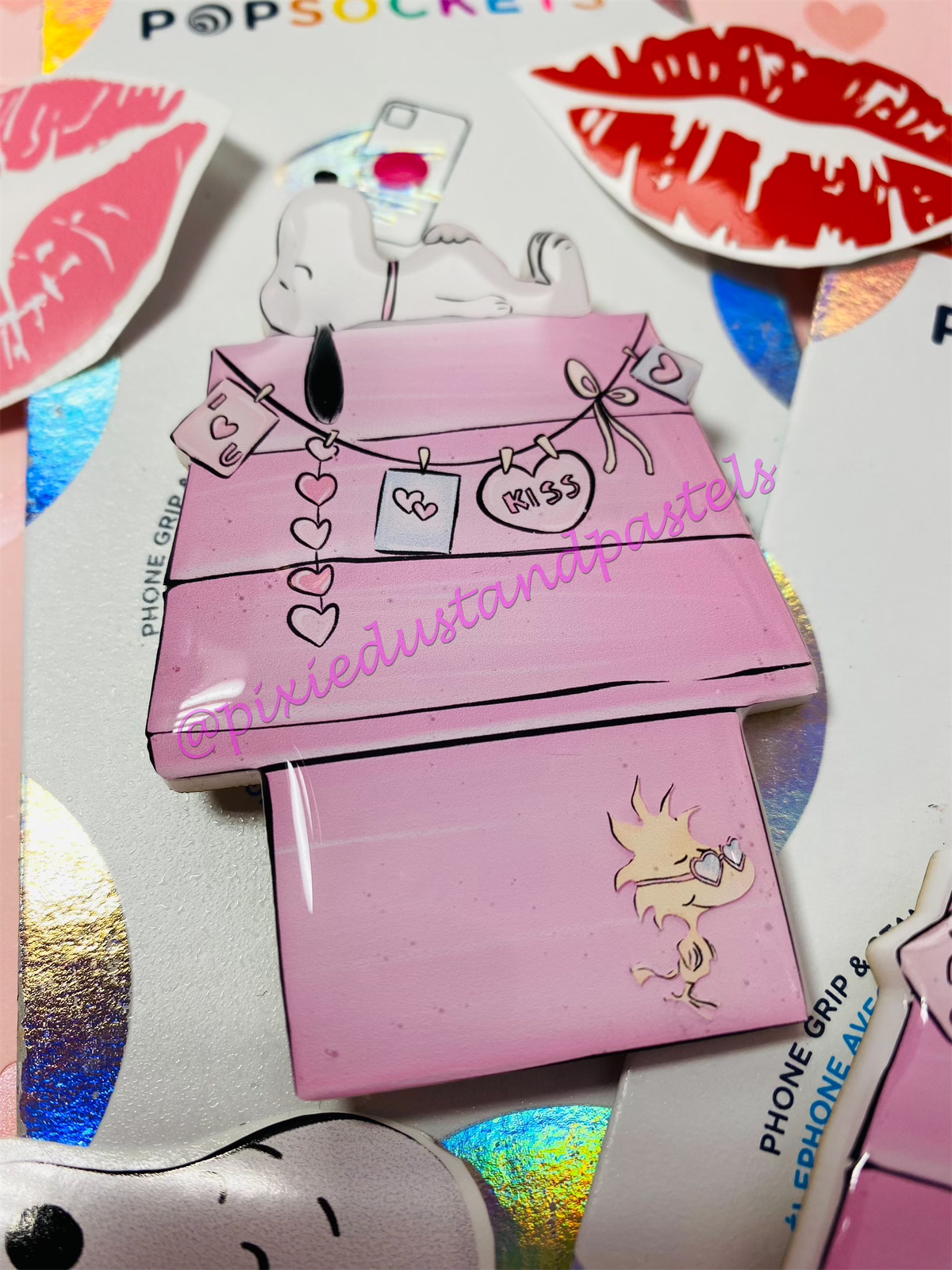 Snoopy’s Valentine Dog House!Valentine Beagle Phone Grip - Socket - Badge Reel or Pop!