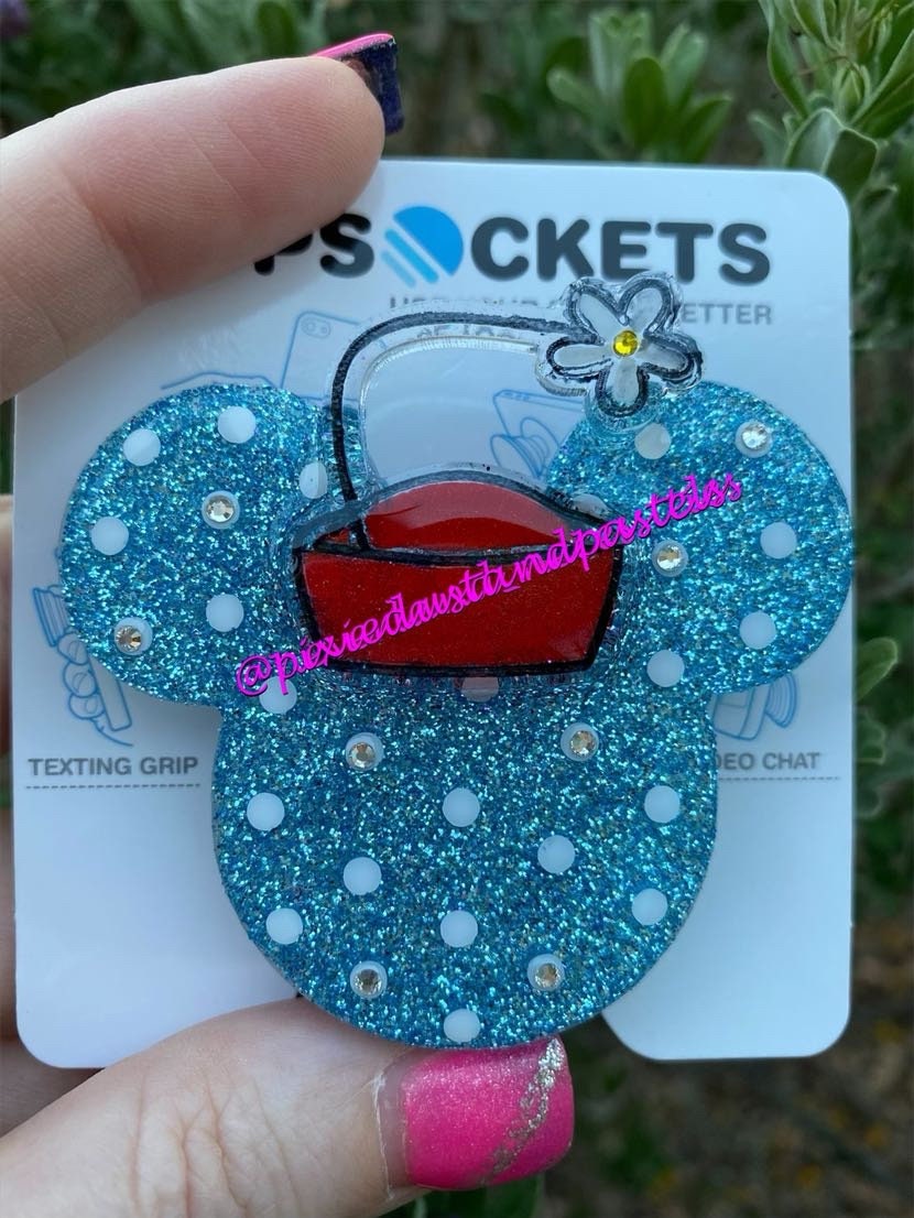 Polka Dots, Daisies, and Bows! Classic Minnie Mouse Badge Reel or Phone Grip for your phone!