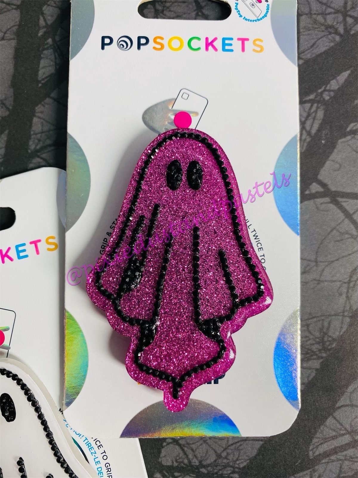 No feet! Don't let Lydia catch these ghosts in action - Ghost Phone Grip - Pop- Badge Reel - Halloween Socket