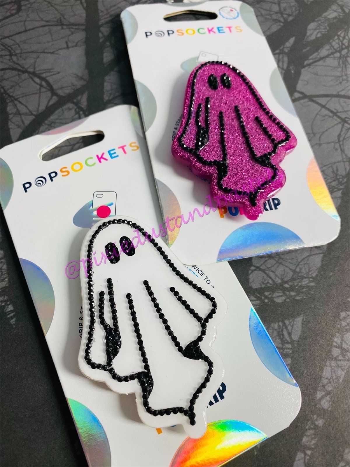 No feet! Don't let Lydia catch these ghosts in action - Ghost Phone Grip - Pop- Badge Reel - Halloween Socket